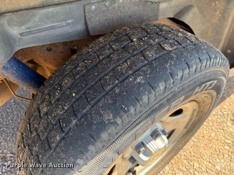 image for item EJ4719 2001 Chevrolet Suburban C1500 SUV