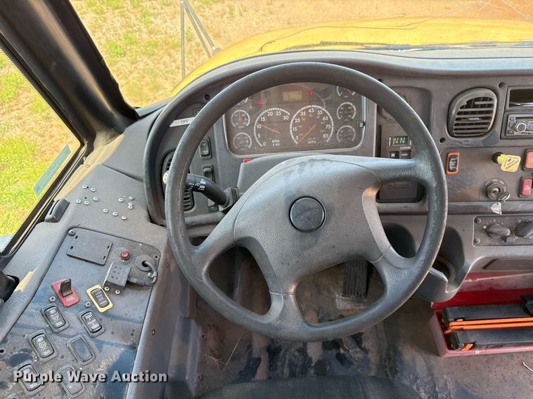 image for item EJ4720 2008 Thomas Built school bus