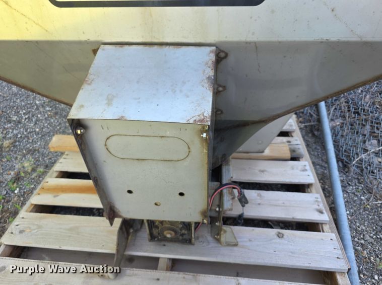 image for item EK5397 Hiniker SS  spreader 