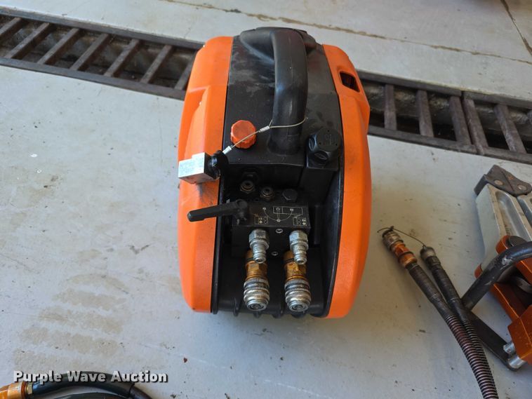 image for item EK5410 Holmatro jaws of life rescue tool