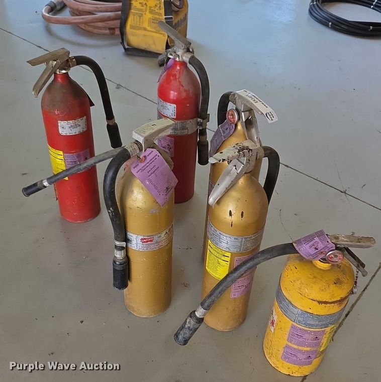 image for item EK5411 (7) fire extinguishers