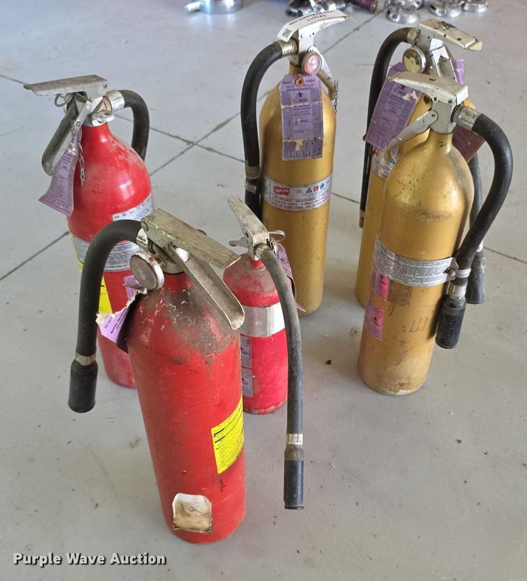 image for item EK5411 (7) fire extinguishers