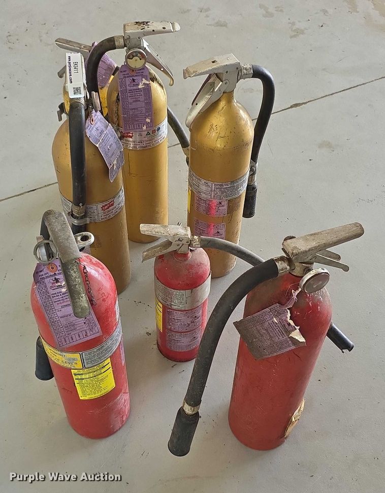 image for item EK5411 (7) fire extinguishers
