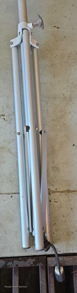 image for item EK5415 (2) Akron telescopic truck lights