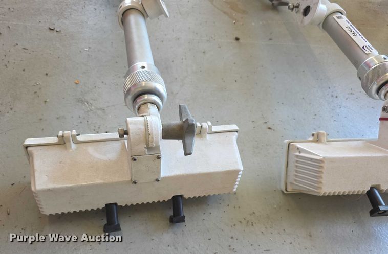 image for item EK5415 (2) Akron telescopic truck lights