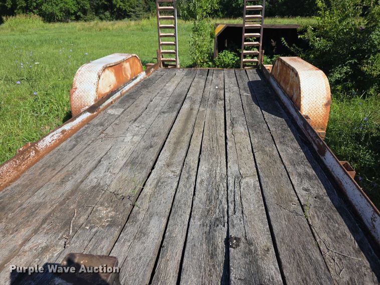 image for item EK5428 2000 Kodiak equipment trailer