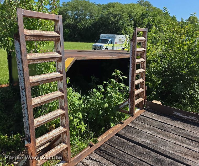 image for item EK5428 2000 Kodiak equipment trailer