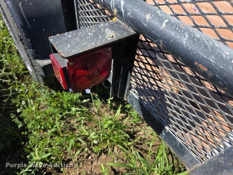 image for item EK5429 1999 Texas Bragg utility trailer