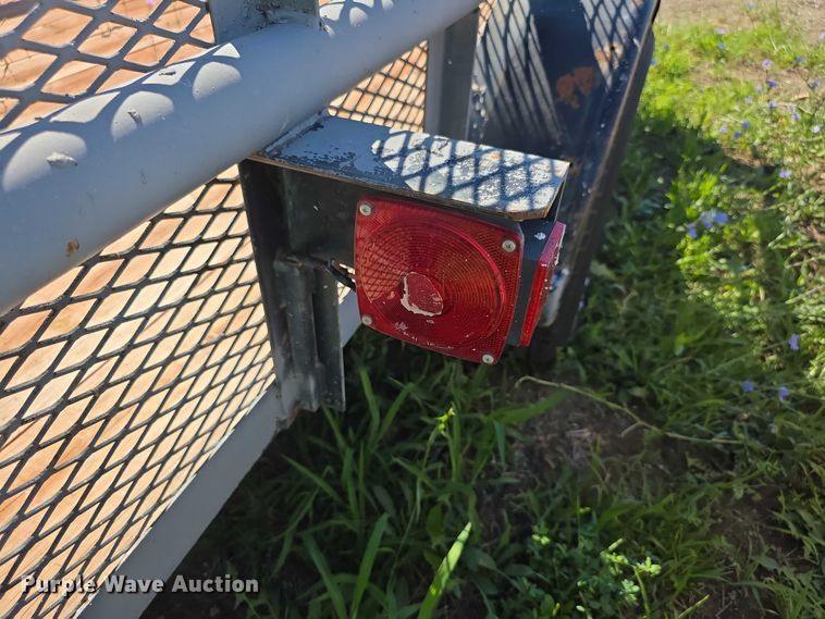 image for item EK5429 1999 Texas Bragg utility trailer