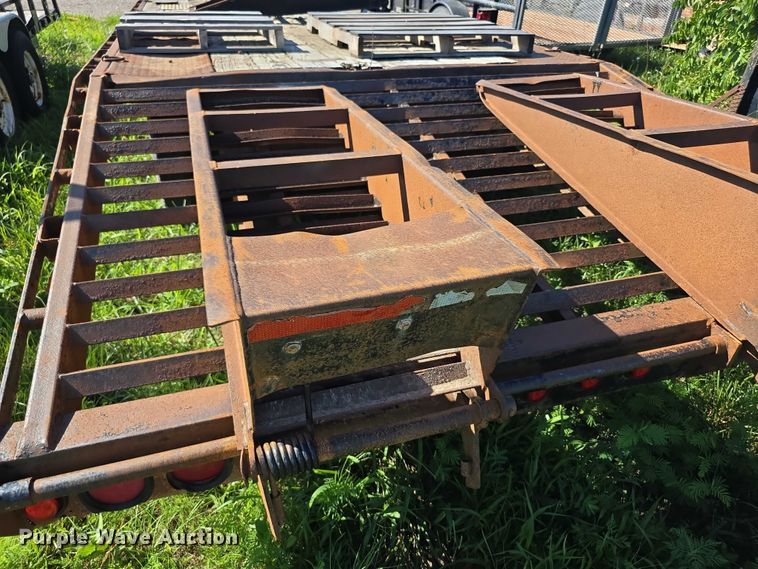 image for item EK5430 2008 PJ Deckover equipment trailer