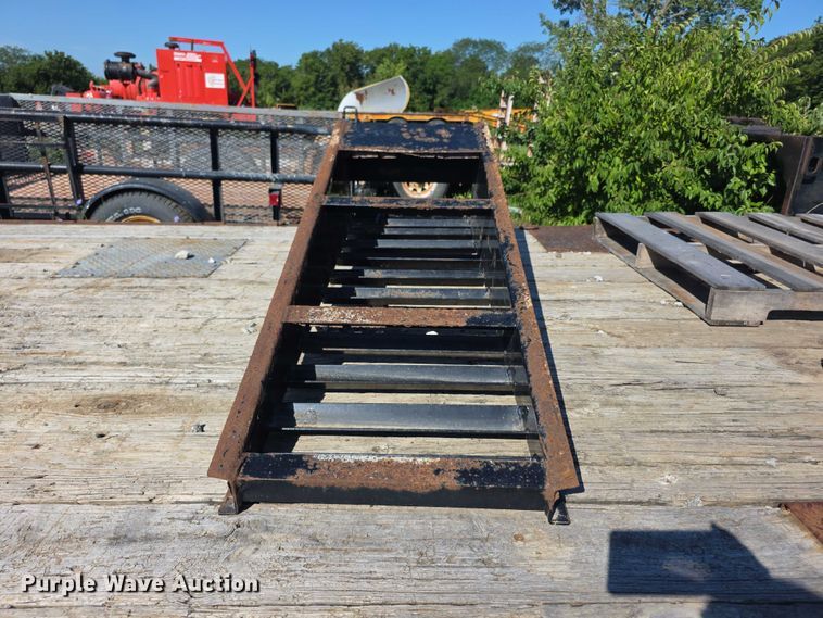 image for item EK5430 2008 PJ Deckover equipment trailer