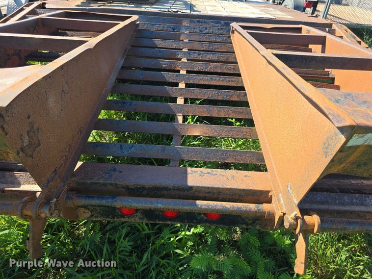 image for item EK5430 2008 PJ Deckover equipment trailer