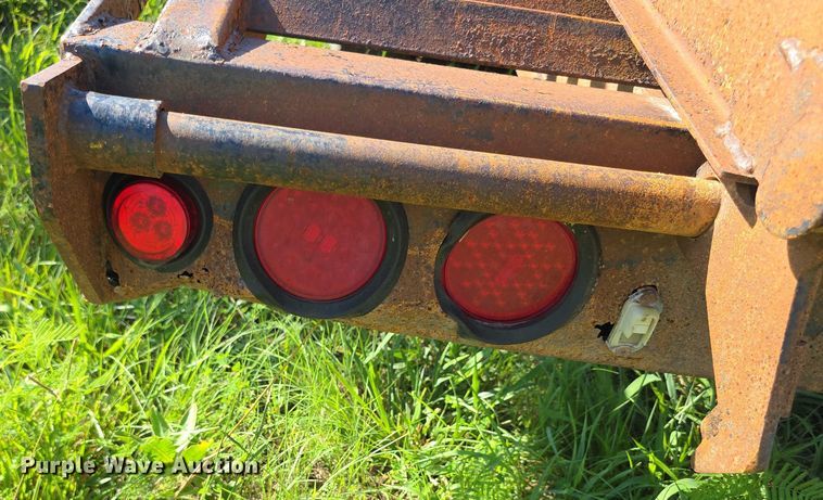 image for item EK5430 2008 PJ Deckover equipment trailer