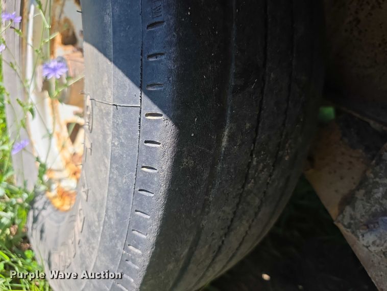 image for item EK5430 2008 PJ Deckover equipment trailer