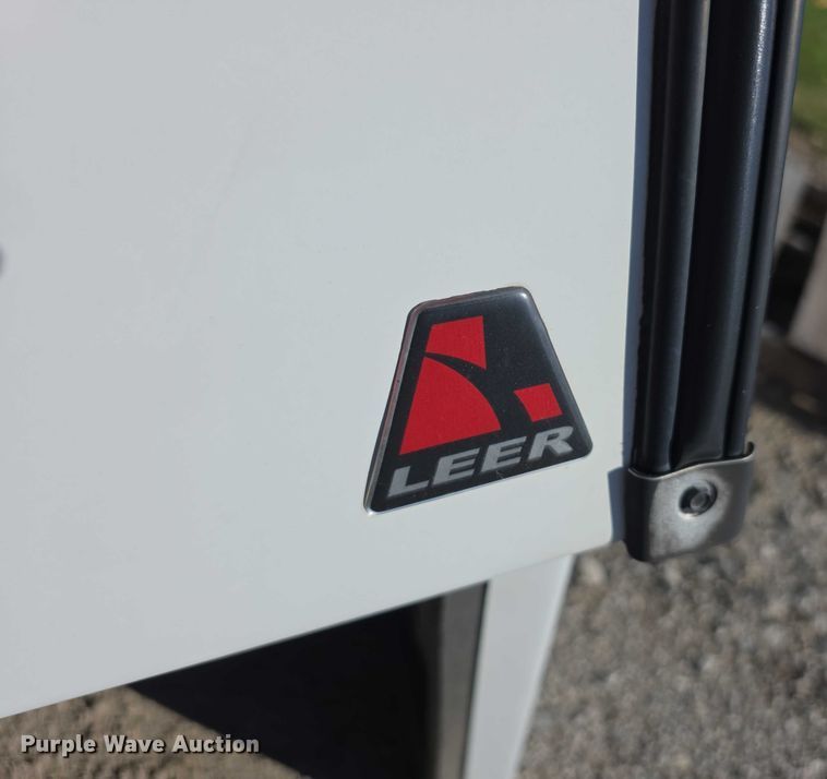 image for item EK5434 Leer bed topper