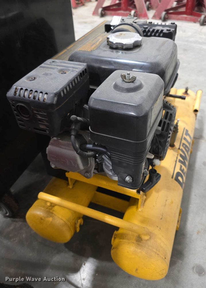 Dewalt D55270 air compressor in Olathe, KS | Item EK5437 sold | Purple Wave