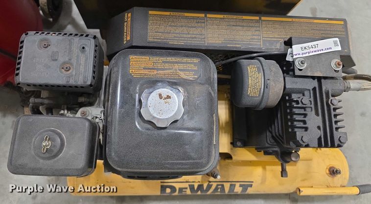 Dewalt D55270 air compressor in Olathe, KS | Item EK5437 sold | Purple Wave