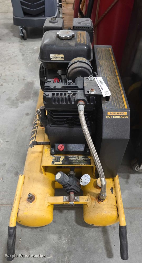 Dewalt D55270 air compressor in Olathe, KS | Item EK5437 sold | Purple Wave