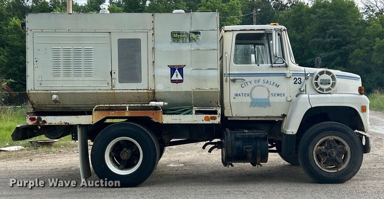image for item EK8263 1978 Ford 800 sewer jetter truck