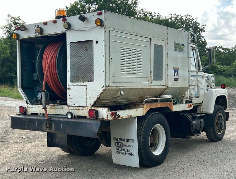 image for item EK8263 1978 Ford 800 sewer jetter truck