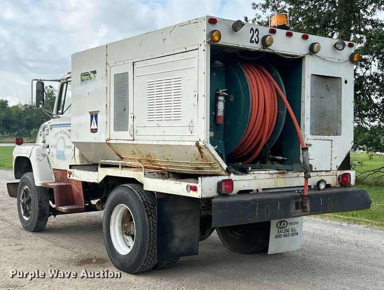 image for item EK8263 1978 Ford 800 sewer jetter truck