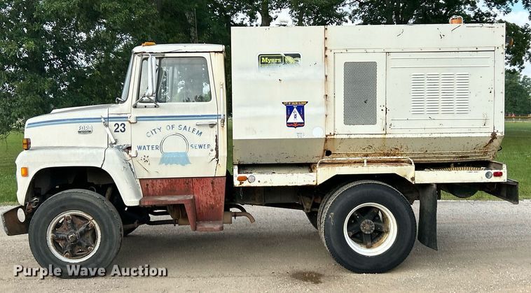 image for item EK8263 1978 Ford 800 sewer jetter truck