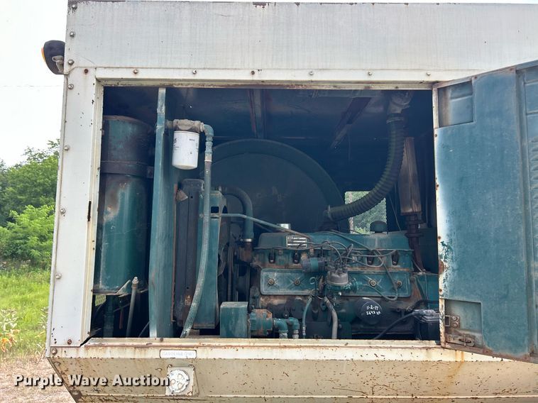 image for item EK8263 1978 Ford 800 sewer jetter truck