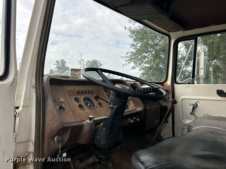 image for item EK8263 1978 Ford 800 sewer jetter truck