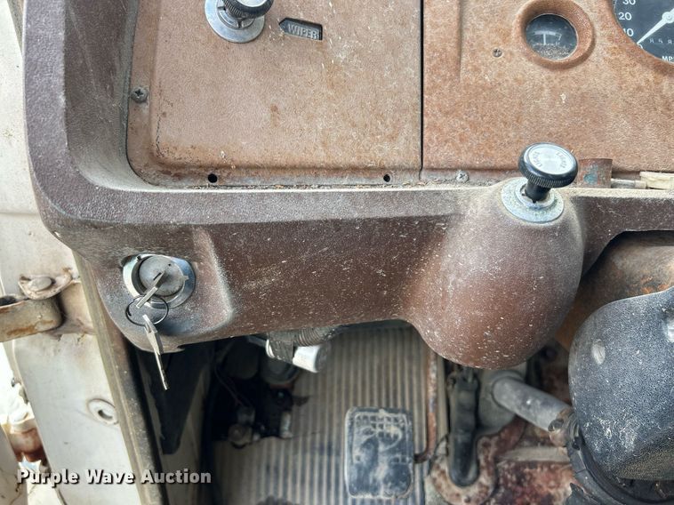 image for item EK8263 1978 Ford 800 sewer jetter truck