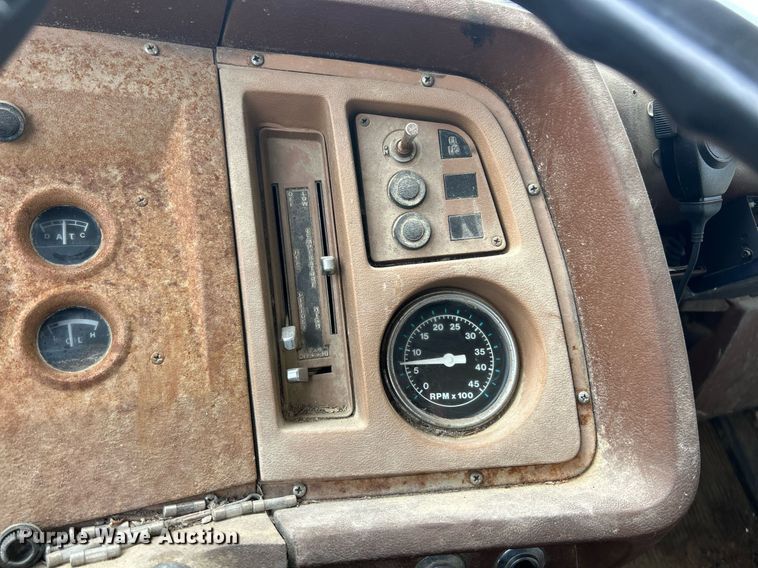 image for item EK8263 1978 Ford 800 sewer jetter truck