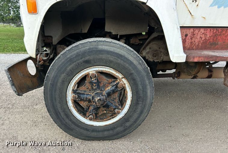 image for item EK8263 1978 Ford 800 sewer jetter truck