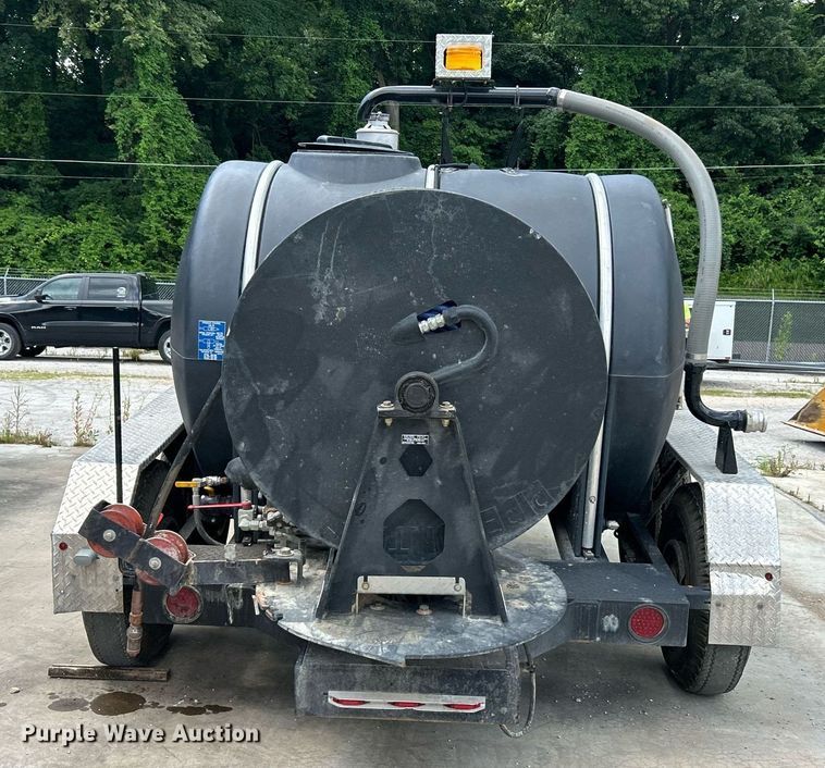 image for item EK8265 2014 Pipehunter 700 sewer jetter trailer