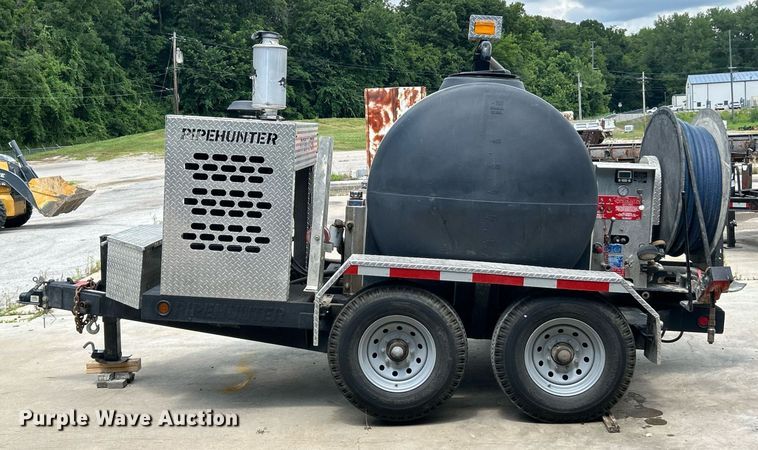 image for item EK8265 2014 Pipehunter 700 sewer jetter trailer