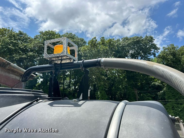 image for item EK8265 2014 Pipehunter 700 sewer jetter trailer