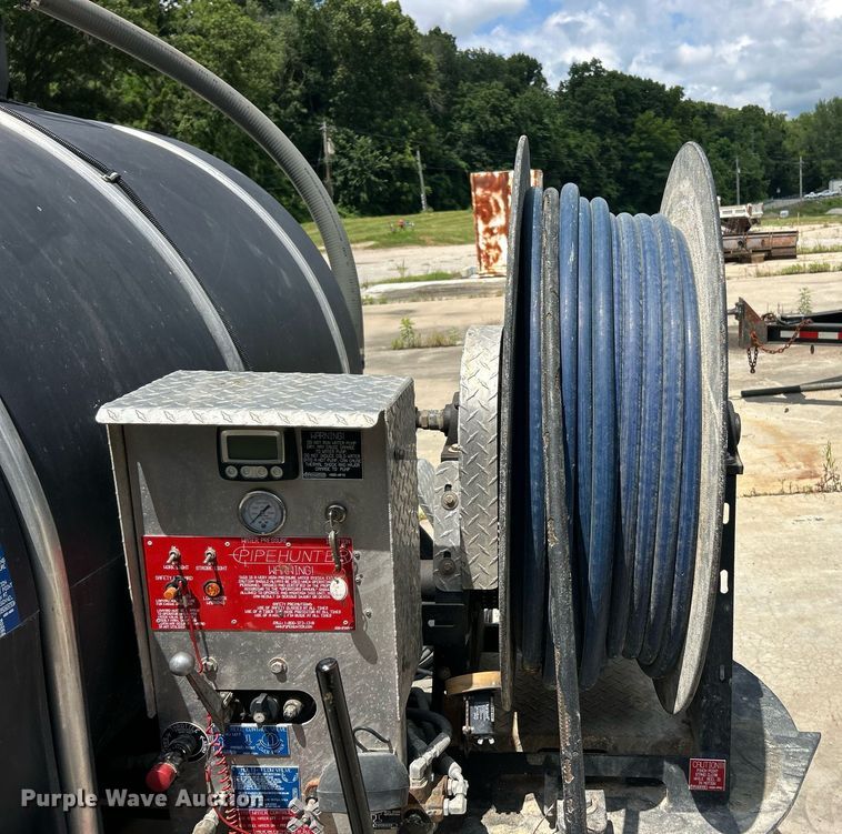 image for item EK8265 2014 Pipehunter 700 sewer jetter trailer