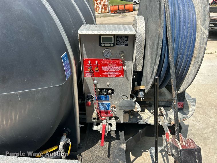 image for item EK8265 2014 Pipehunter 700 sewer jetter trailer