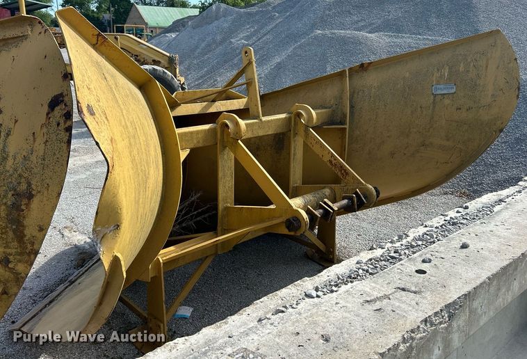 image for item EK8324 Balderson BVS9-90 snow plow