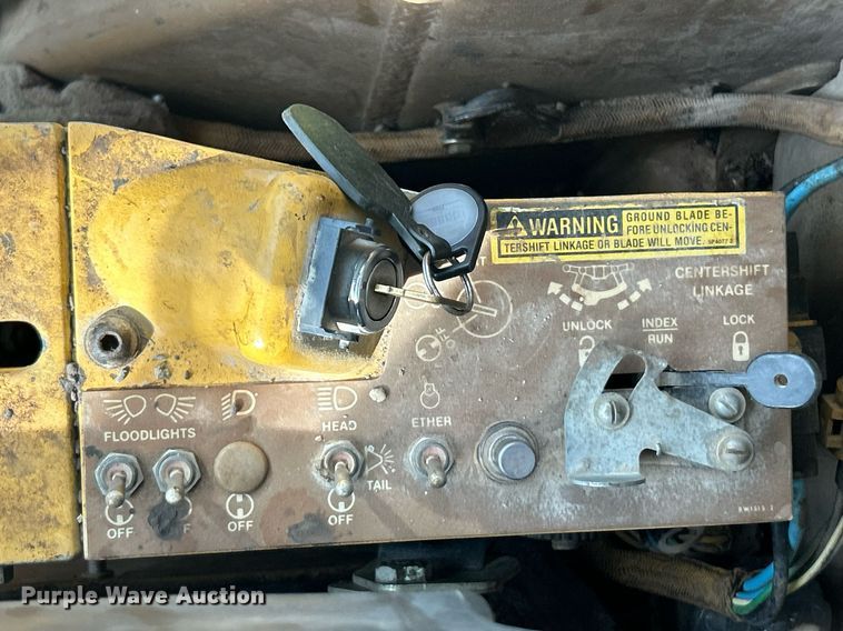 image for item EK8325 1991 Caterpiller 140G motor grader