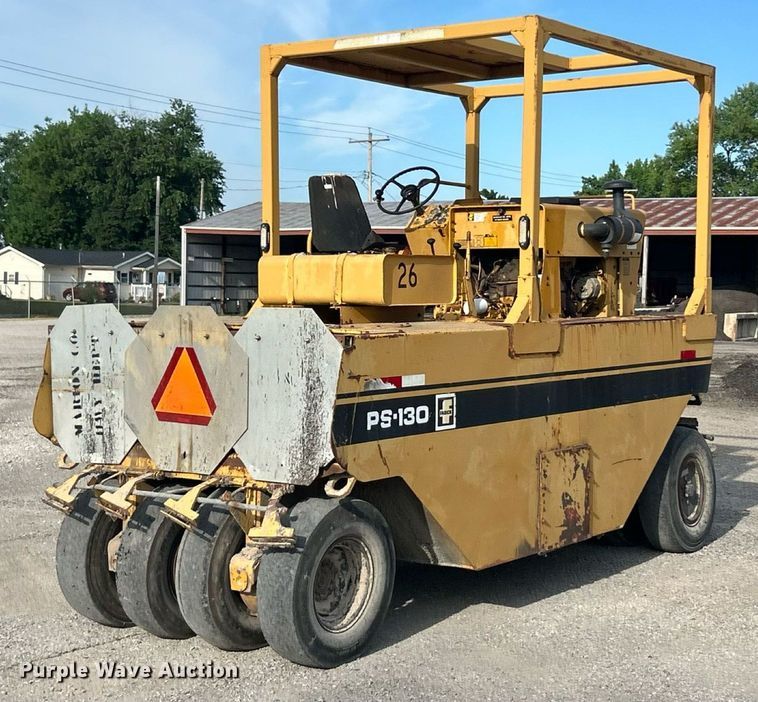 image for item EK8326 1987 Caterpiller PS-130 pneumatic roller
