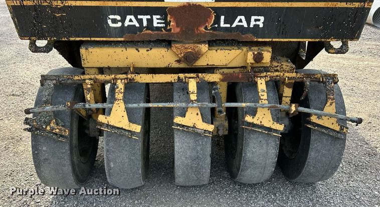 image for item EK8326 1987 Caterpiller PS-130 pneumatic roller