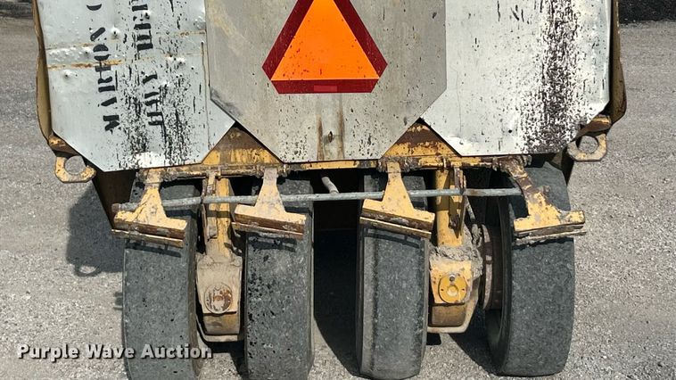 image for item EK8326 1987 Caterpiller PS-130 pneumatic roller