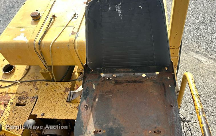 image for item EK8326 1987 Caterpiller PS-130 pneumatic roller