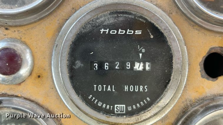 image for item EK8326 1987 Caterpiller PS-130 pneumatic roller