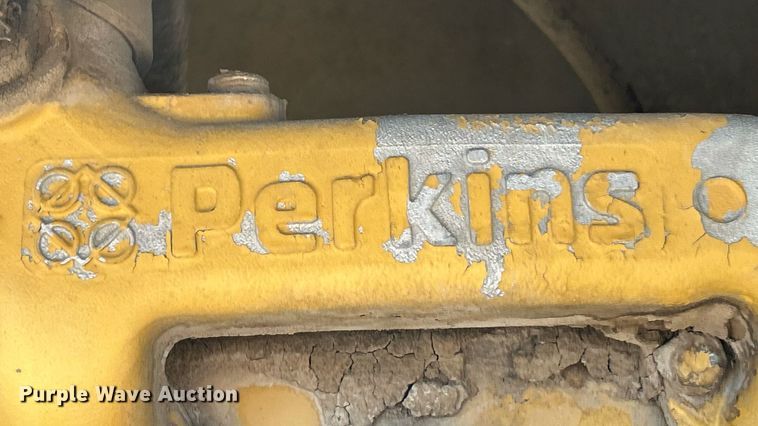 image for item EK8326 1987 Caterpiller PS-130 pneumatic roller