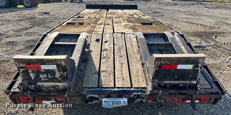 image for item EN4567 1994 Interstate 40DLA equipment trailer