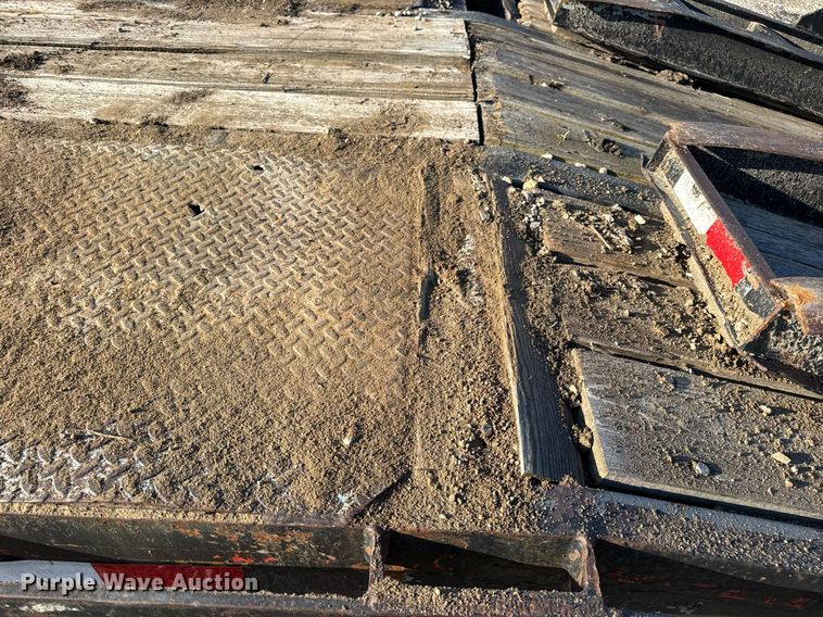 image for item EN4567 1994 Interstate 40DLA equipment trailer