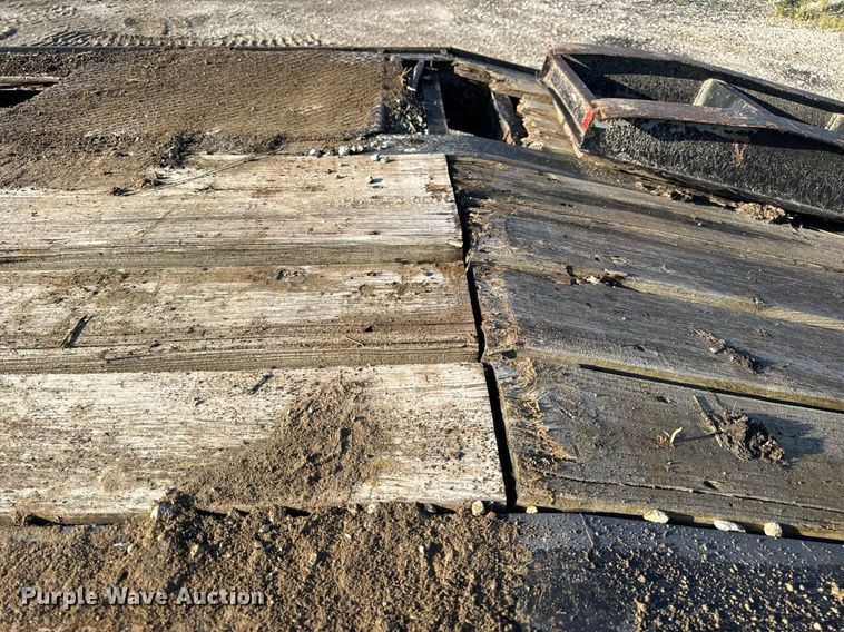 image for item EN4567 1994 Interstate 40DLA equipment trailer