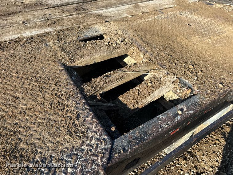 image for item EN4567 1994 Interstate 40DLA equipment trailer