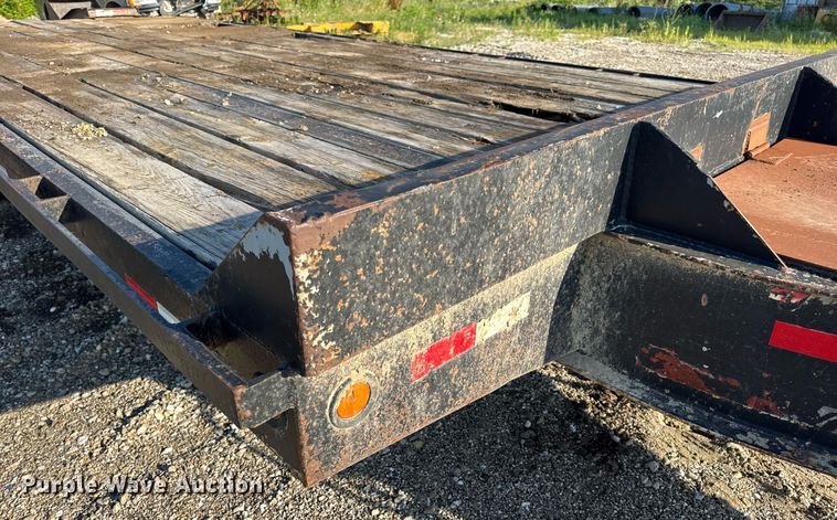 image for item EN4567 1994 Interstate 40DLA equipment trailer