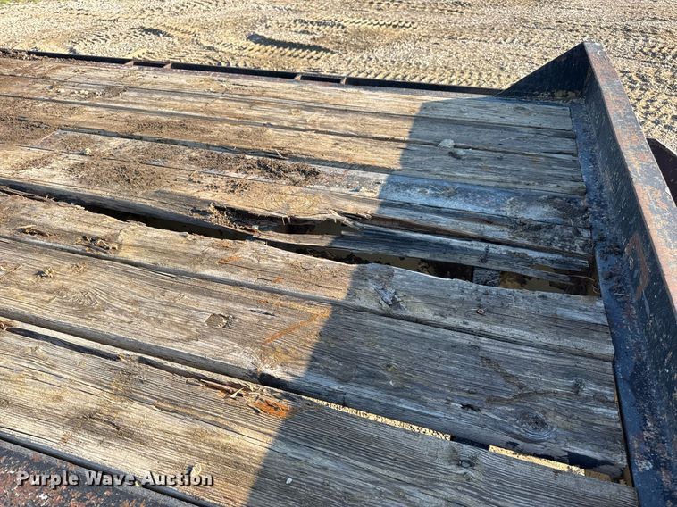 image for item EN4567 1994 Interstate 40DLA equipment trailer